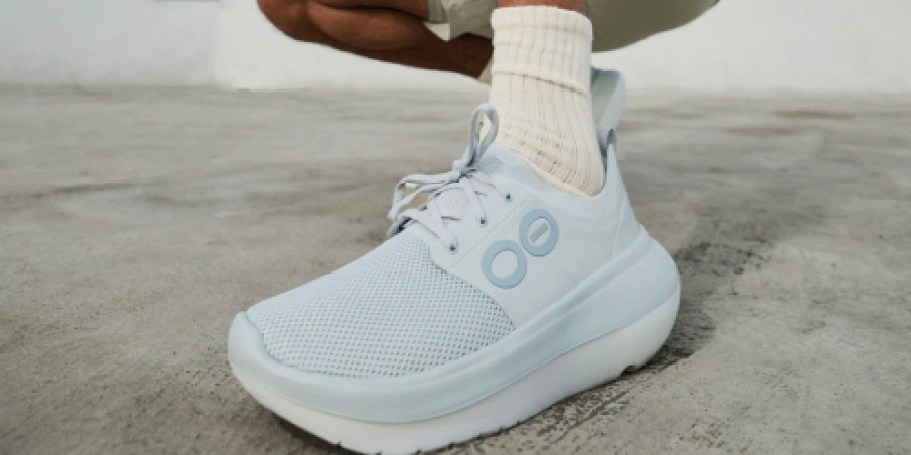 Last Chance to Score Up to 55% OOFOS Shoes + Free Shipping