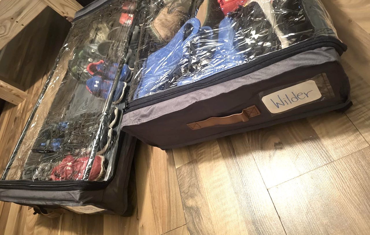 Under bed storage container 