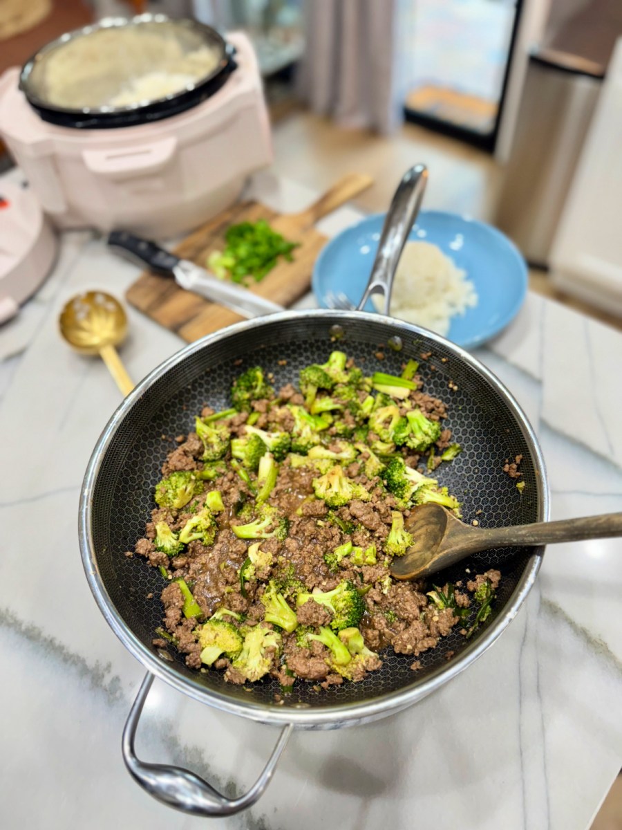wok with simple ground beef and broccoli with scallions
