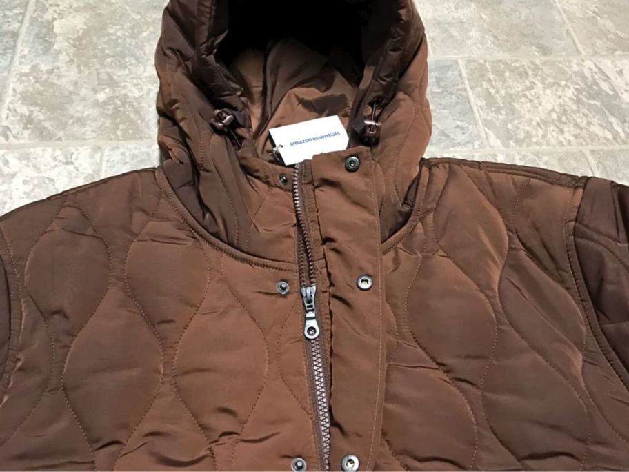 A brown amazon essentials men's puffer pullover
