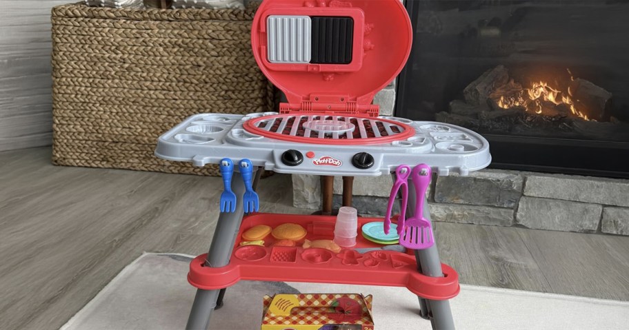 Play-Doh Sizzlin' Grill Playset with Lights & Sounds