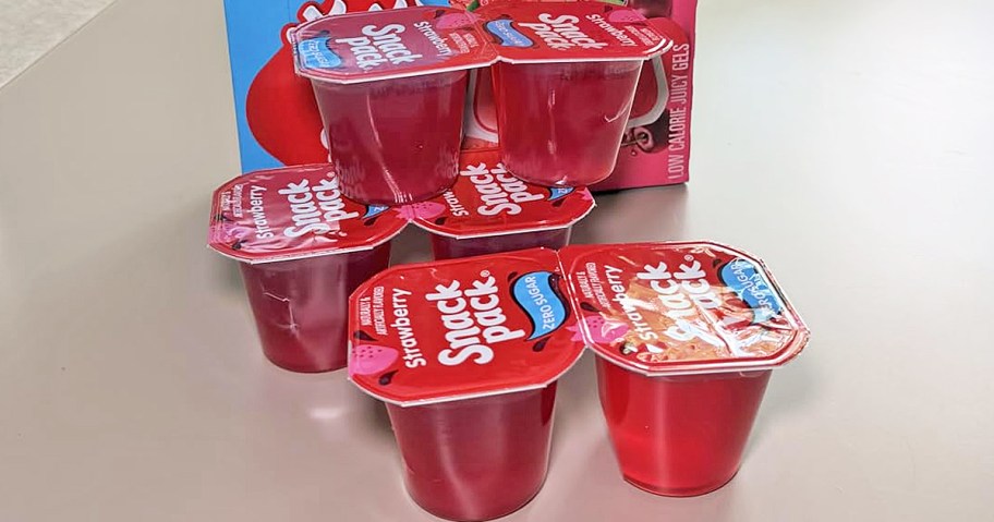 stack of Snack Pack Juicy Gels cups