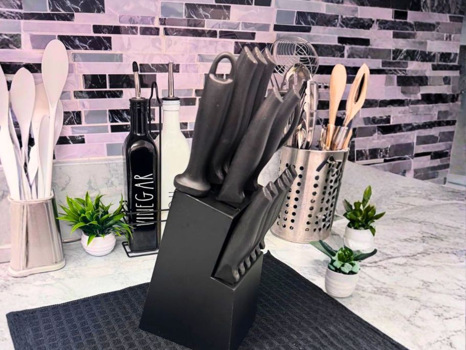 Kitchen Knife 14-Piece Set Only $21.99 Shipped on Amazon (Reg. $80)