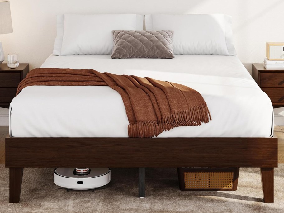 Yaheetech Queen Size Solid Wood Platform