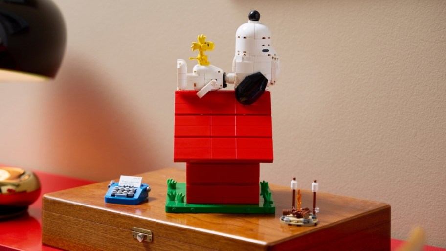 snoopys dog house lego building set