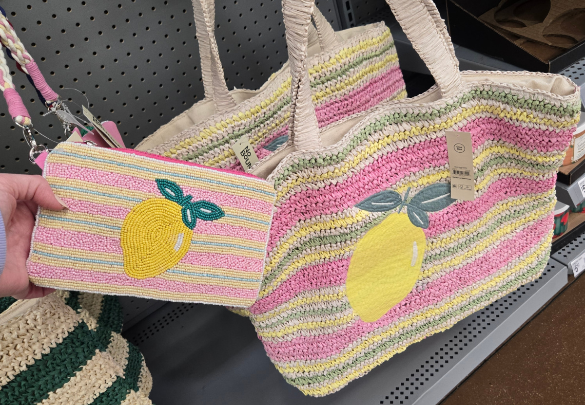 Walmart Has Matching Beach Totes & Wallets That Are Perfect for Summer