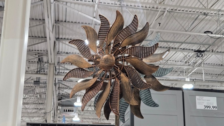 a metal wind spinner
