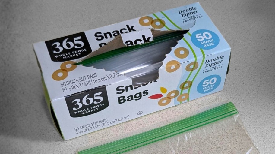 a 50 count box of snack size food storage bags