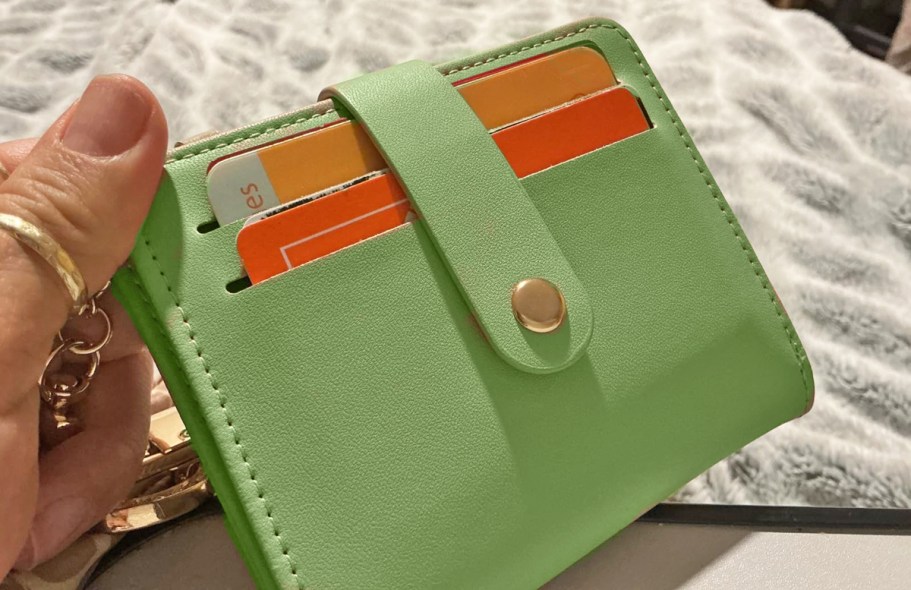 RFID Blocking Keychain Wallet Just $4.78 on Amazon (Reg. $13)