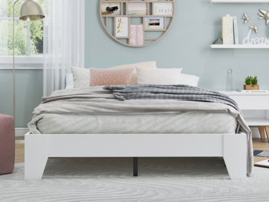 Hillsdale Furniture Casey Full Wood Platform Bed