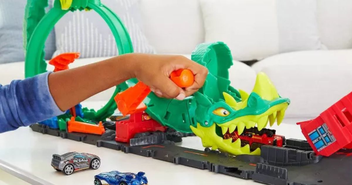 Hot Wheels City Bundle Just $39.99 Shipped (Reg. $75) | Includes 4 Playsets, Cars & More