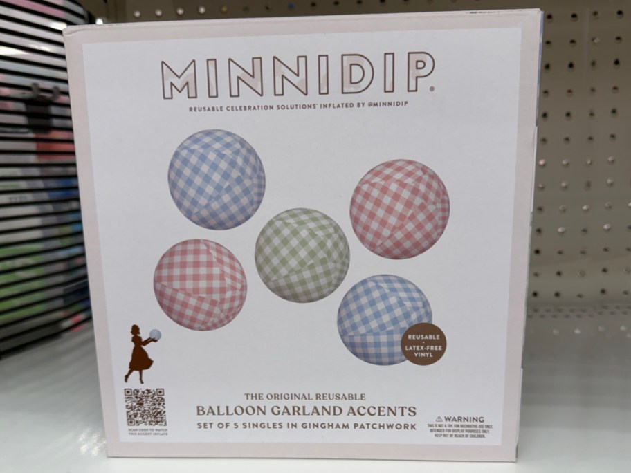 Minnidip Balloon Garland Accents in Gingham Patchwork