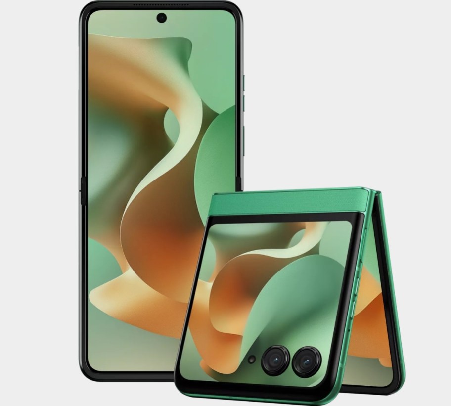 green motorola razr 2025