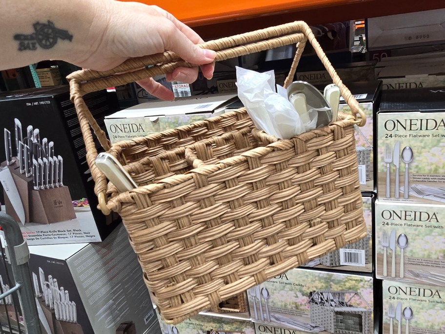 Oneida 24-Piece Flatware Set with Caddy