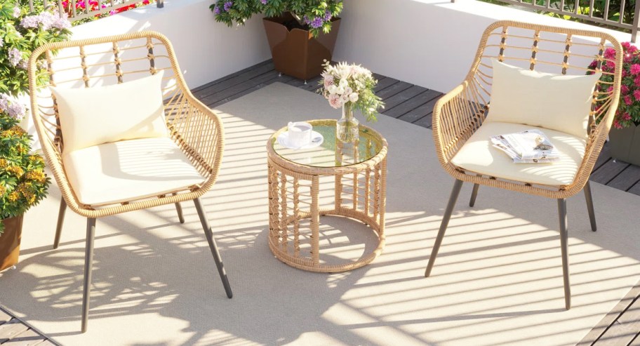 wicker patio chairs and table with which cushions