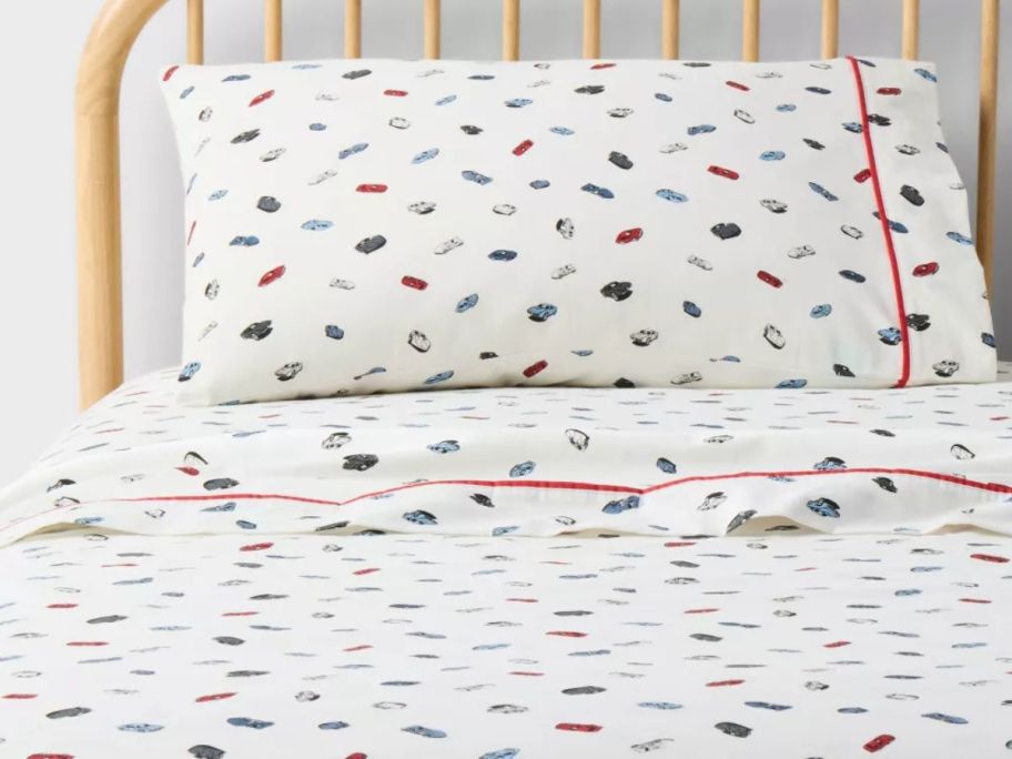 Pillowfort Hot Wheels Classic Car Kids' Cotton Sheet Set