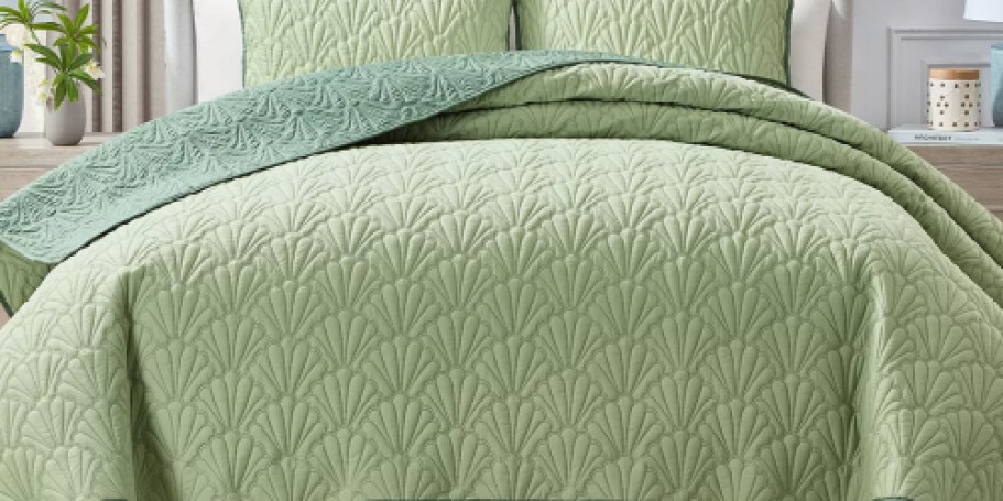 Up to 75% Off Macy’s Comforter & Quilt Sets
