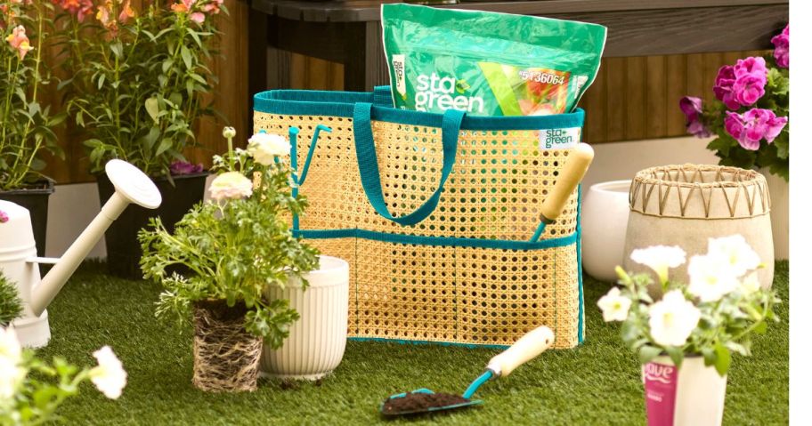 Sta-Green Garden Bag Hand Tool Kit in garden