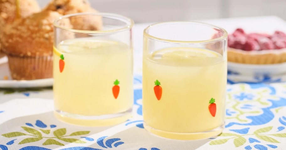 lemonade in glasses with carrot designs