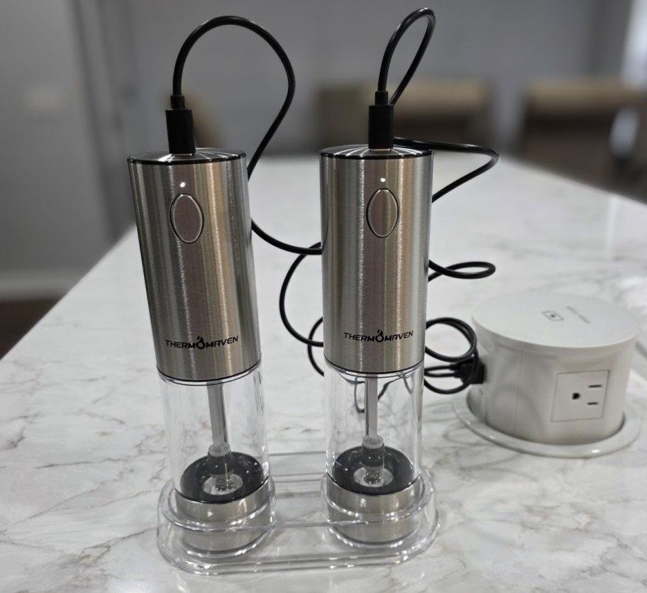 rechargeable salt and pepper grinders with charging cables