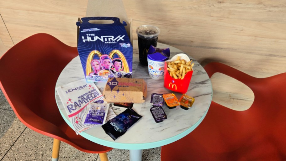 contents of the kpop huntrx mcdonalds adult happy meal