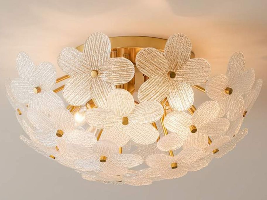 Flower lamp on the celing