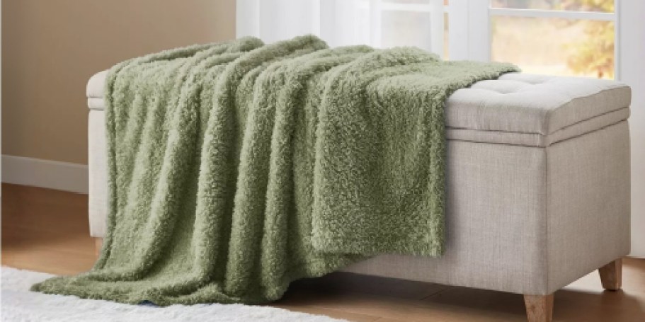 Macy’s BOGO Bedding & Bath Sale | Throw Blankets $15 Each!
