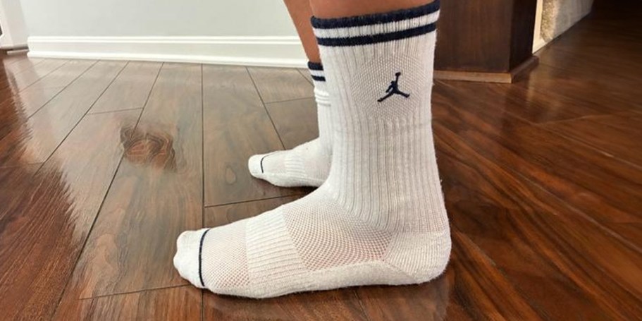 Nike Kids Crew Socks 3-Pack Just $7 on Macys.com (Reg. $18)