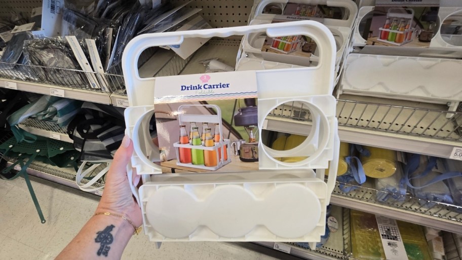 a white plastic drink carrier