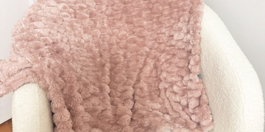 Plush Throw Blanket Just $9.59 on Amazon (Reg. $18)