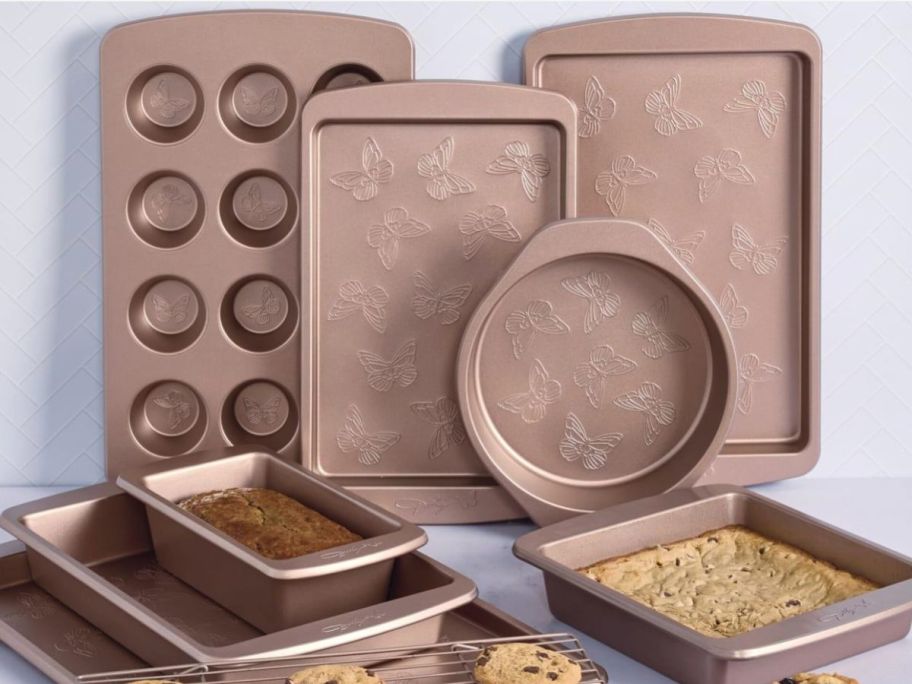 Dolly Parton Bakeware