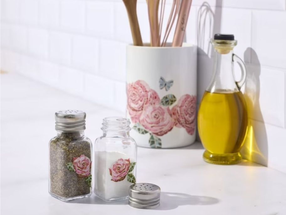 image of dolly parton salt and pepper shakers