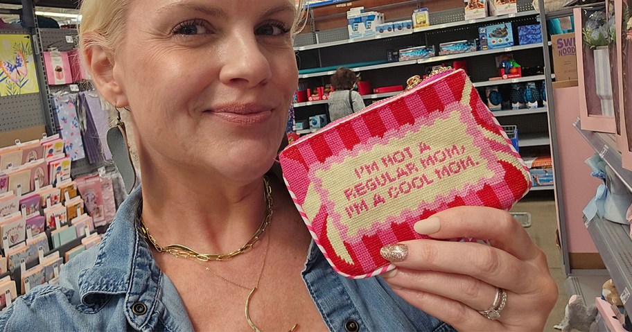 Hi Peach Layne Mother's Day Needlepoint Keychain Pouches