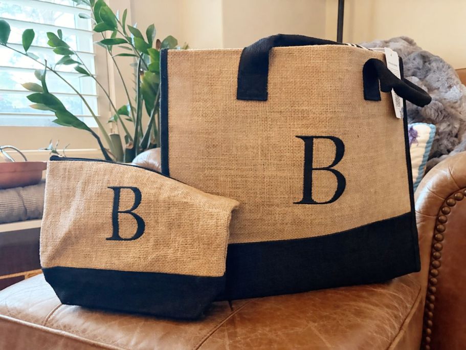 Initial Canvas Tote Sets Only $10.99 on Amazon | Great Gift for Mom or Graduate!