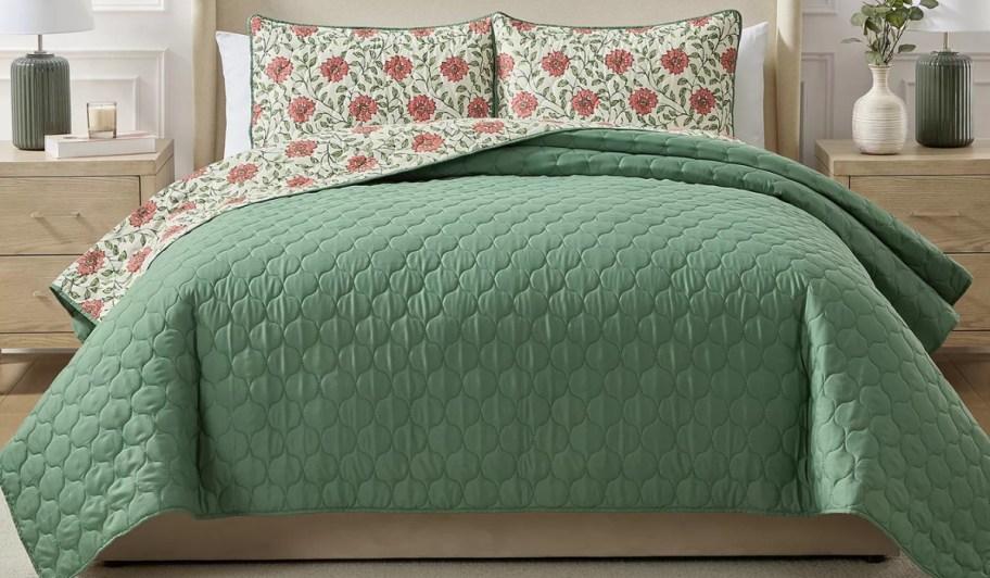 Seventh Studio Ezza Floral Reversible Quilt Set laid out on bed