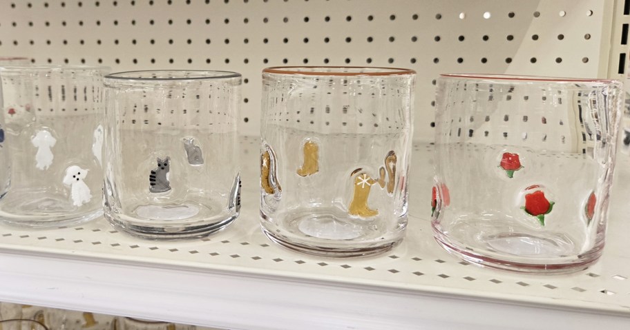 icon glasses on store shelf