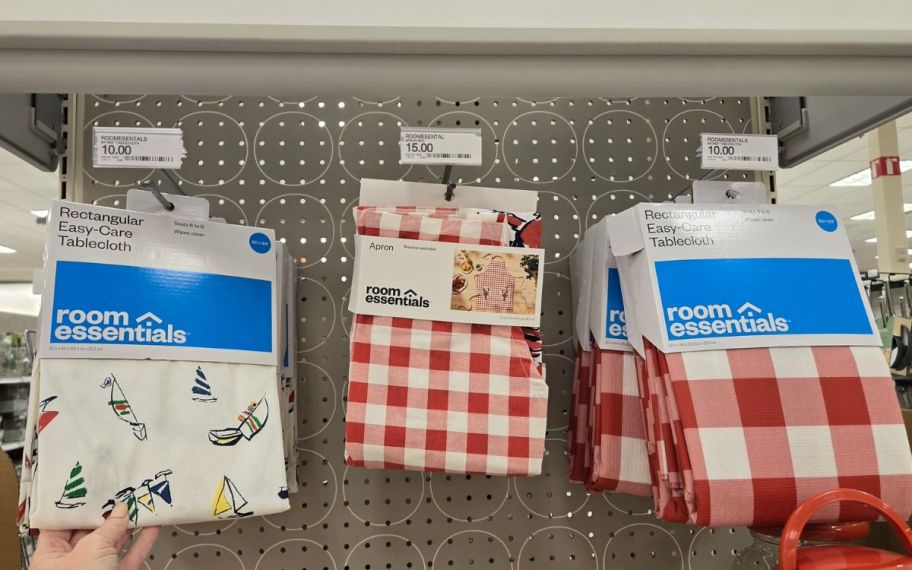 Room Essentials Nautical apron and table cloth