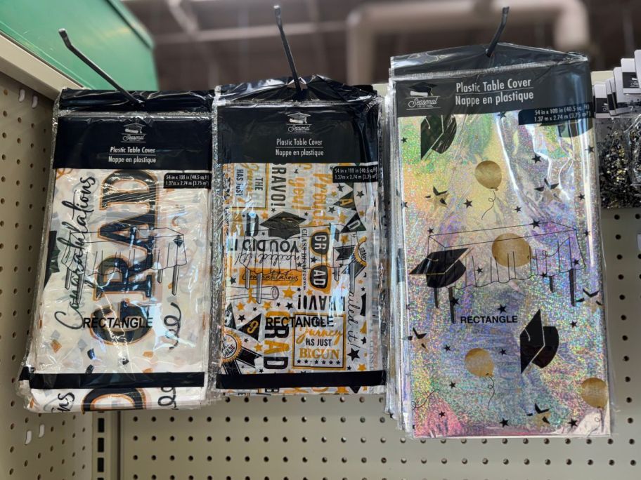 Seasonal Collection Graduation Cap Pattern Printed Plastic Table Covers in store