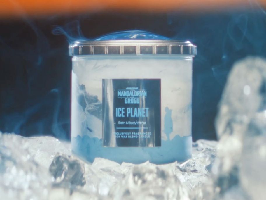 Star Wars The Mandalorian and Grogu Ice Planet 3-wick Candle