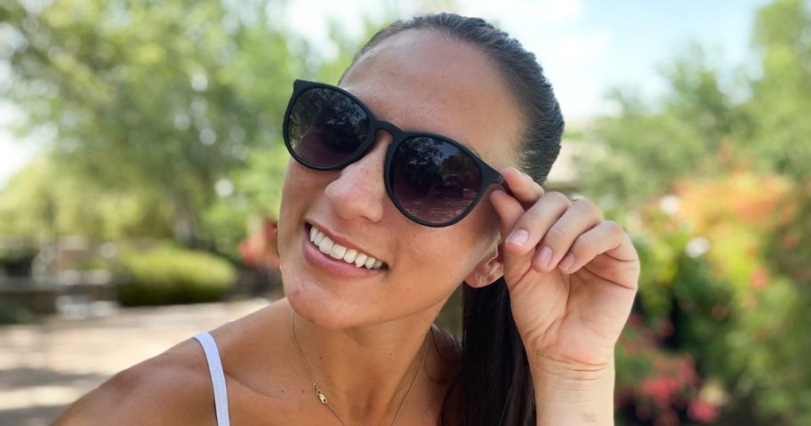 woman wearing sungait sunglasses