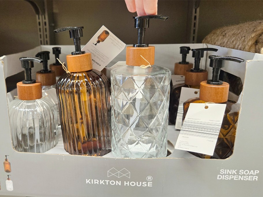 soap dispeners in box 