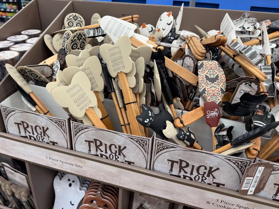 butterfly, cat, ghost and more spatula sets 