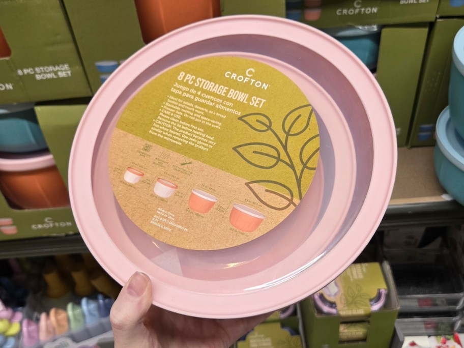 hand holding bowl set 