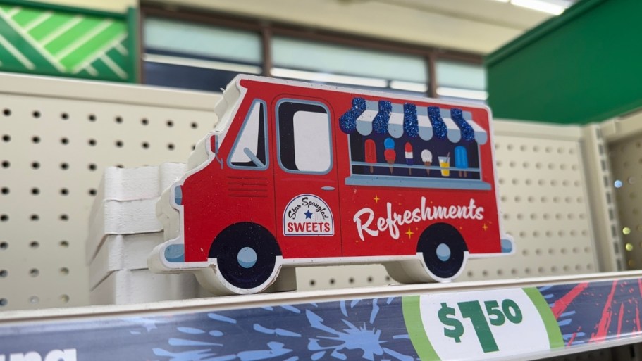 4th Of July Decor Spotted at Dollar Tree (& It’s All $1.50!)