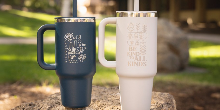 blue and white tumblers with engravings 