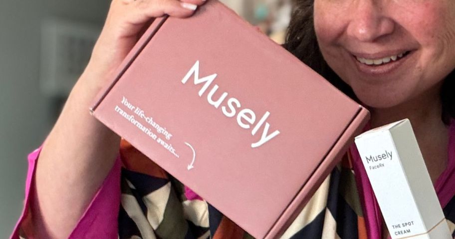 lina holding musely box