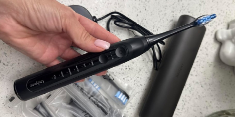 Electric Toothbrush w/ 8 Brush Heads & Travel Case Only $7.99 on Amazon (Reg. $28)