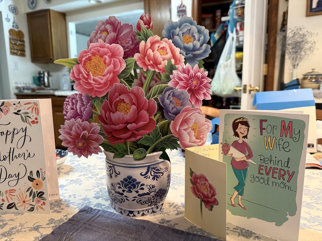 Flower Arrangement Pop-Up Cards Only $5 on Amazon (Perfect for Mother’s Day!)