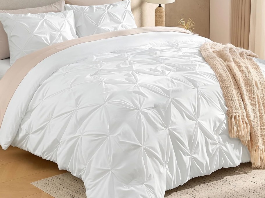 Andency Pinch Pleat Comforter Set