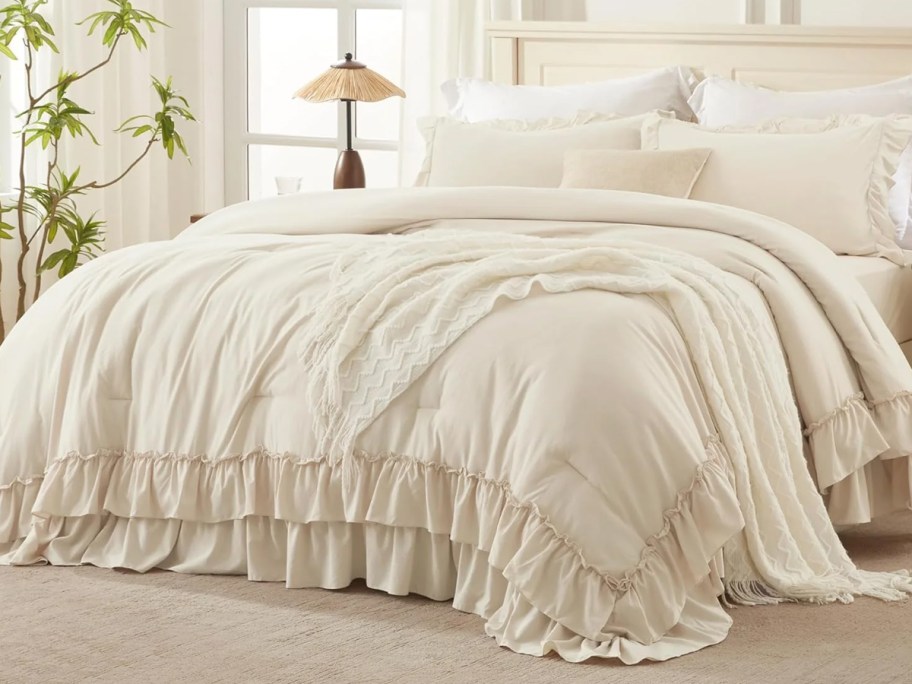 Andency Shabby Chic Ruffle Comforter Set